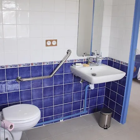 D'hotes De La Fontaine Bed & Breakfast 3*